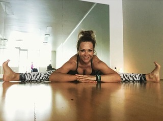 Carla Bonner feet photo 17