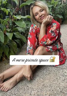 Carla Bonner feet photo 1