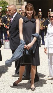 Carla Bruni feet photo thumbnail