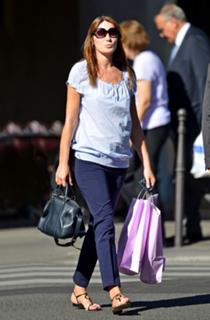 Carla Bruni feet photo thumbnail
