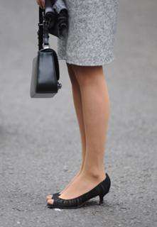 Carla Bruni feet photo thumbnail