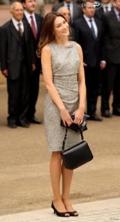 Carla Bruni feet photo thumbnail