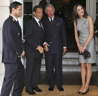 Carla Bruni feet photo thumbnail