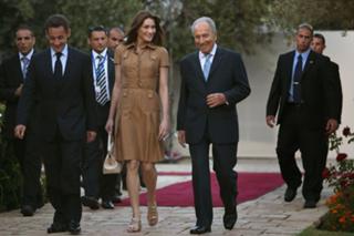 Carla Bruni feet photo thumbnail