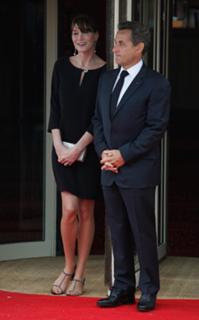Carla Bruni feet photo thumbnail