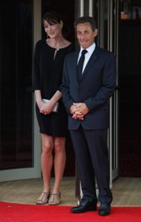 Carla Bruni feet photo thumbnail