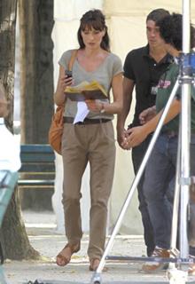 Carla Bruni feet photo thumbnail