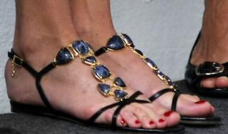 Carla Bruni feet photo thumbnail