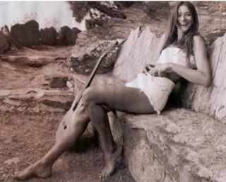 Carla Bruni feet photo thumbnail