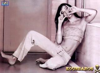 Carla Bruni feet photo thumbnail
