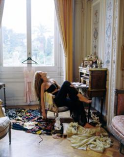 Carla Bruni feet photo thumbnail