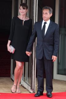 Carla Bruni feet photo thumbnail