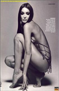 Carla Bruni feet photo thumbnail