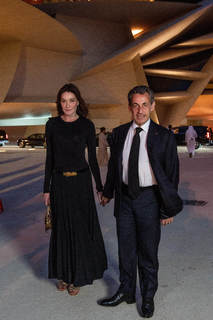 Carla Bruni feet photo thumbnail