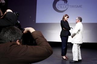 Carla Bruni feet photo thumbnail