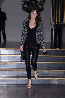 Carla Bruni feet photo thumbnail