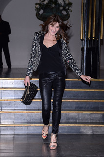 Carla Bruni feet photo thumbnail