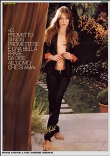 Carla Bruni feet photo thumbnail