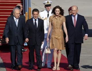 Carla Bruni feet photo thumbnail