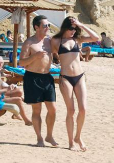 Carla Bruni feet photo thumbnail