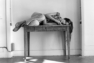 Carla Bruni feet photo thumbnail