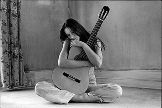 Carla Bruni feet photo thumbnail