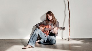 Carla Bruni feet photo thumbnail
