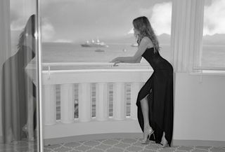 Carla Bruni feet photo 5