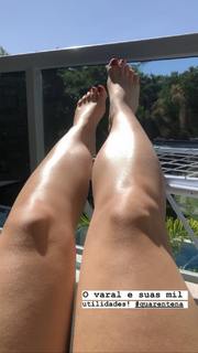 Carla Diaz feet photo thumbnail