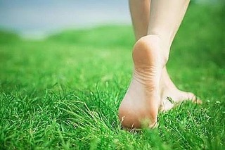 Carla Diaz feet photo thumbnail