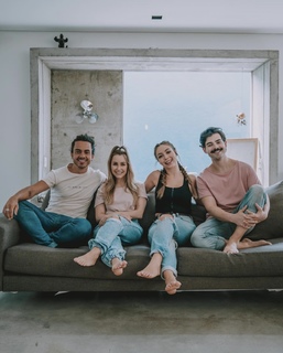Carla Diaz feet photo thumbnail
