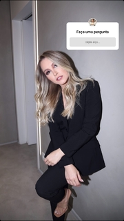 Carla Diaz feet photo thumbnail