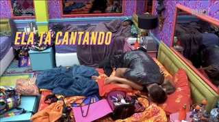 Carla Diaz feet photo thumbnail