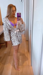 Carla Diaz feet photo thumbnail