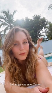 Carla Diaz feet photo thumbnail