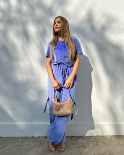 Carla Diaz feet photo thumbnail