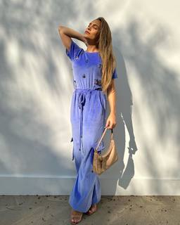 Carla Diaz feet photo thumbnail
