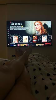 Carla Diaz feet photo thumbnail