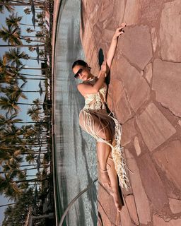 Carla Diaz feet photo thumbnail
