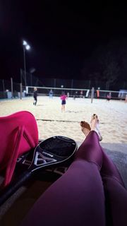 Carla Diaz feet photo thumbnail