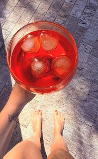 Carla Diaz feet photo thumbnail