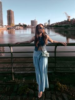 Carla Diaz feet photo thumbnail