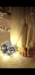 Carla Diaz feet photo thumbnail