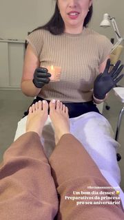 Carla Diaz feet photo 20