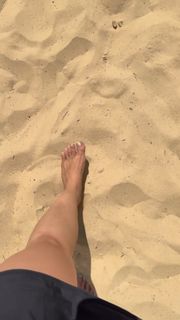 Carla Diaz feet photo 9