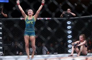 Carla Esparza feet photo 12