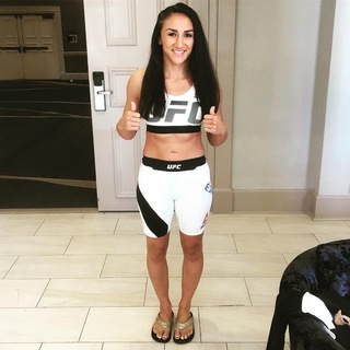 Carla Esparza feet photo 3