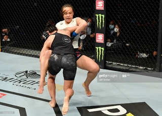 Carla Esparza feet photo 6