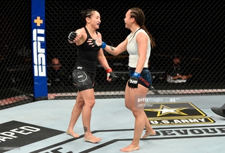 Carla Esparza feet photo 4