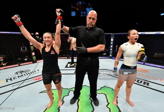Carla Esparza feet photo 3